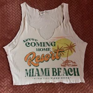 Loose crop top. Very soft!